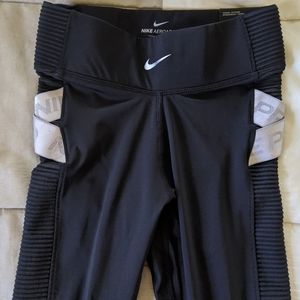 Nike AeroAdapt Training Tights Leggings